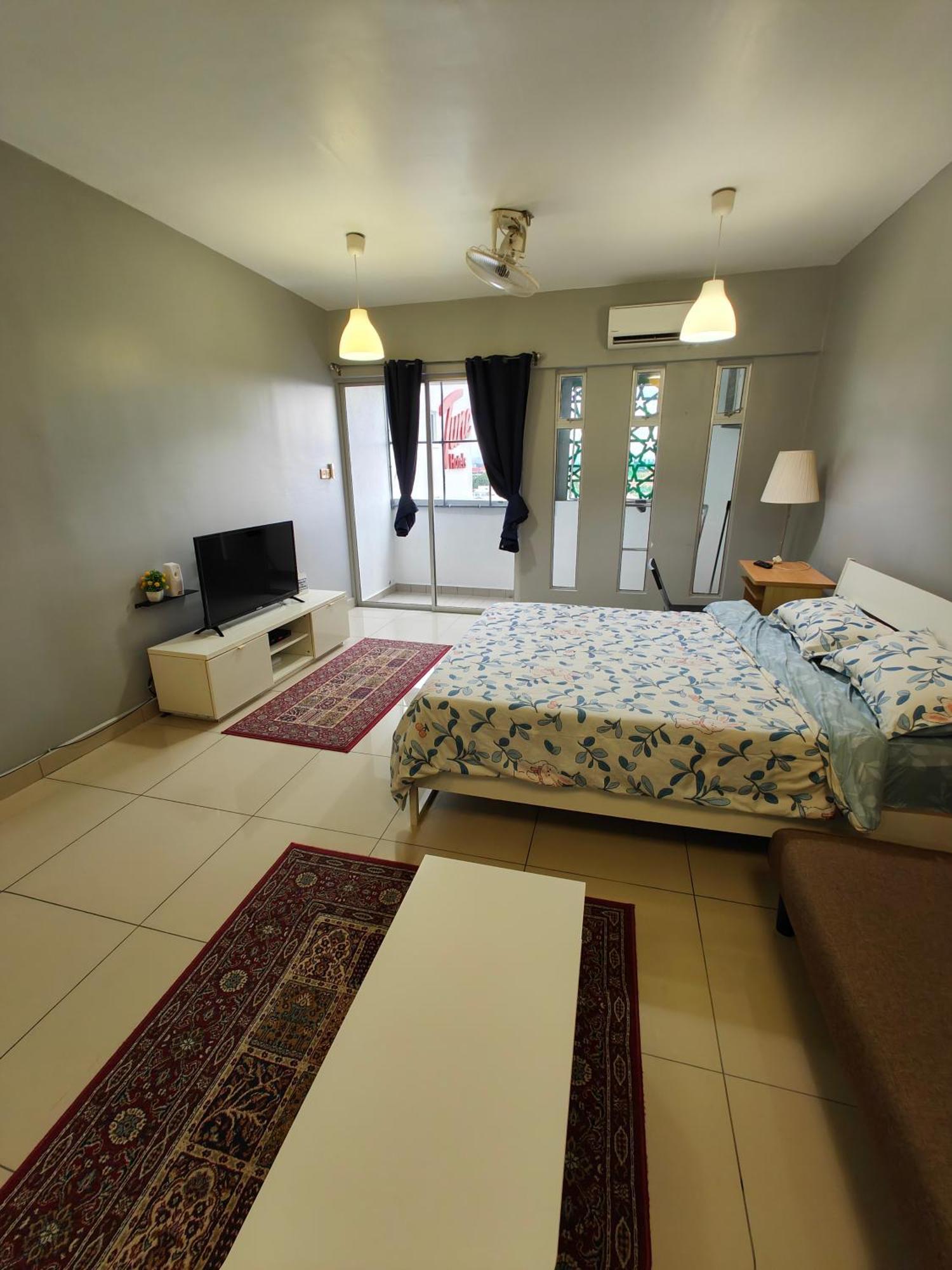 Honrosa At Kbcc Service -with Unifi Apartment *